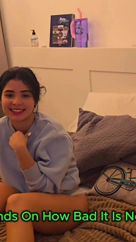 Kakak tiri saya meminta bantuan saya untuk merekam video porno dengannya untuk membayar taruhan.... Saya mengatakan kepadanya bahwa tanpa