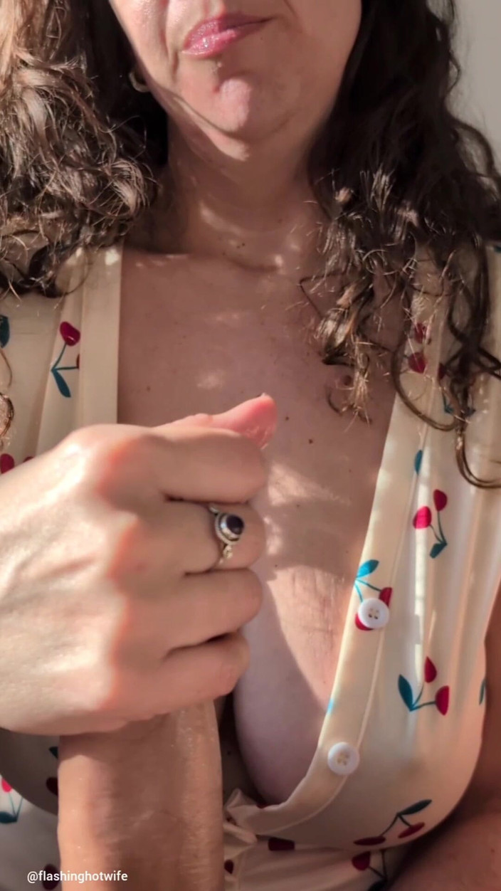 Roo Smith: Esposa gostosa falando putaria, punheta