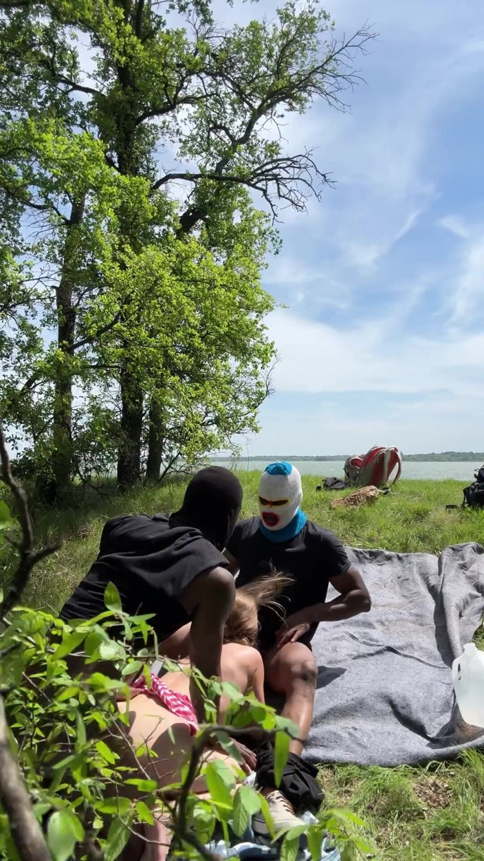 Jackrackemxxx: Za kulisami - MILF i 2 BBC podwójny piknik analny