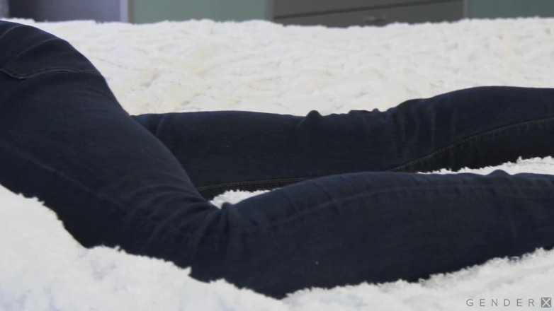 GenderX: Genderxfilms - ateşli sarışın trans evli kadının, taksici eve dönmeden önce 1 sikişe...