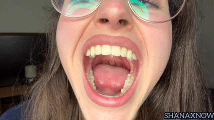 Shanaxnow: Fetisj praten voordat je je Uvula mondfetisj verslindt