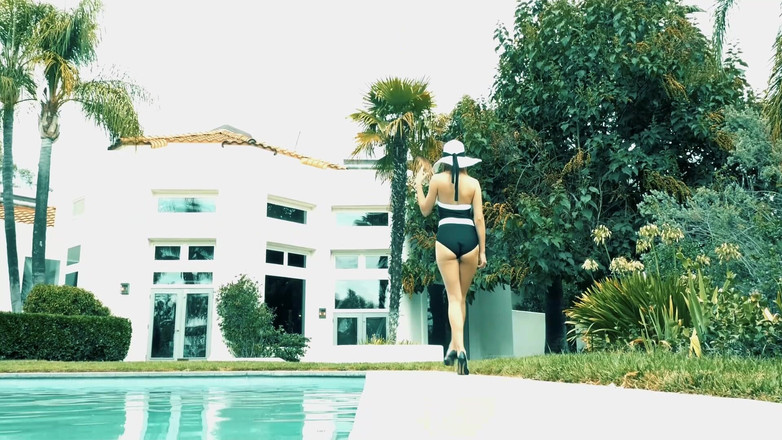 FapFlare: Jillian Jansen îl fute în secret pe Seth în piscina părinților ei, finalizând...