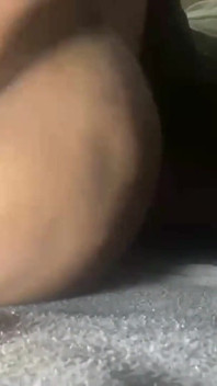 Nigeriaans echt Desi-meisje met komkommer pornovideo's