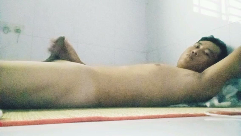 Thienthuttxx: الصيف هو الحياكة للسادة الذين يستمنون بشكل طبيعي وثق عندما تذهب زوجاتهم إلى العمل