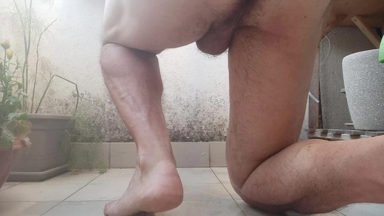 Kinky Guy: Piscio e sborra su me stesso all'aperto sul balcone