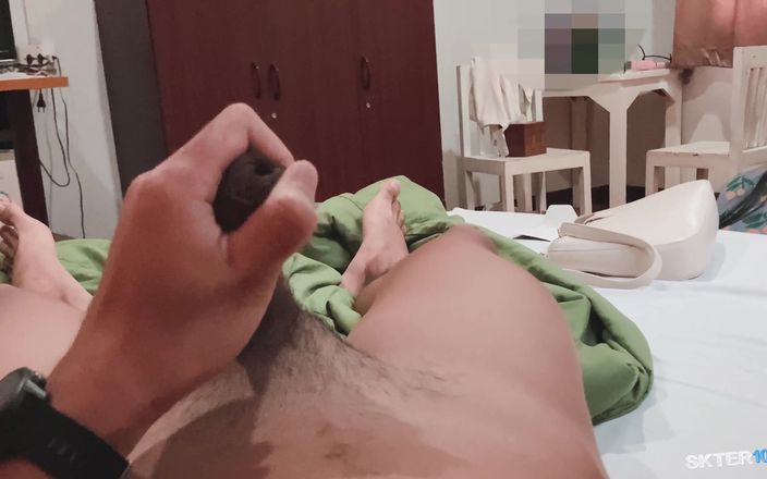 18_honey: Wake up Morning Masturbation