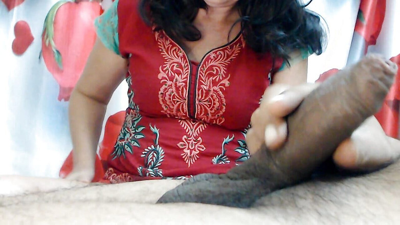 Bolly Karma: Máy bay bà già hứng tình xem chồng thủ dâm