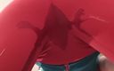 Froilein P: Un legging rouge mouille en vous accroupit