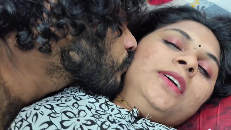 Vaigavarun45: बेडरूम में सेक्स के साथ मल्लू जोड़ा हॉट नाइटी रोमांस, मलयाली जोड़ा बेडरूम में हॉट सेक्स