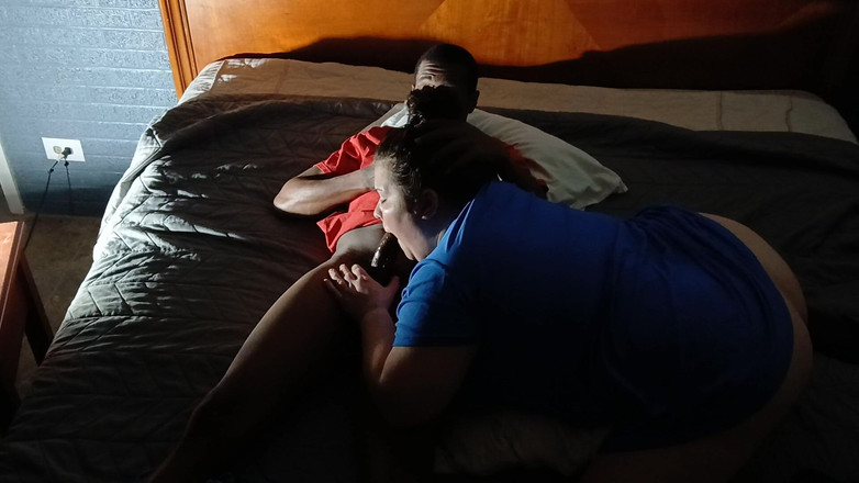 Big uhaul: スロッピー・スロートのクイーン・リンが口の奥深くで精液を味わう