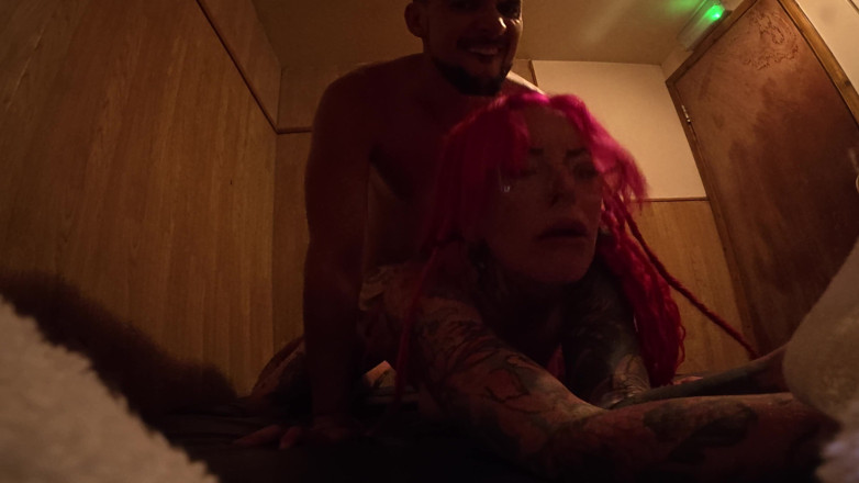 Mr LDN Lad: Nudisten Sauna Britse Punk Roze Haar Slet Piggy Mond Geneukt...