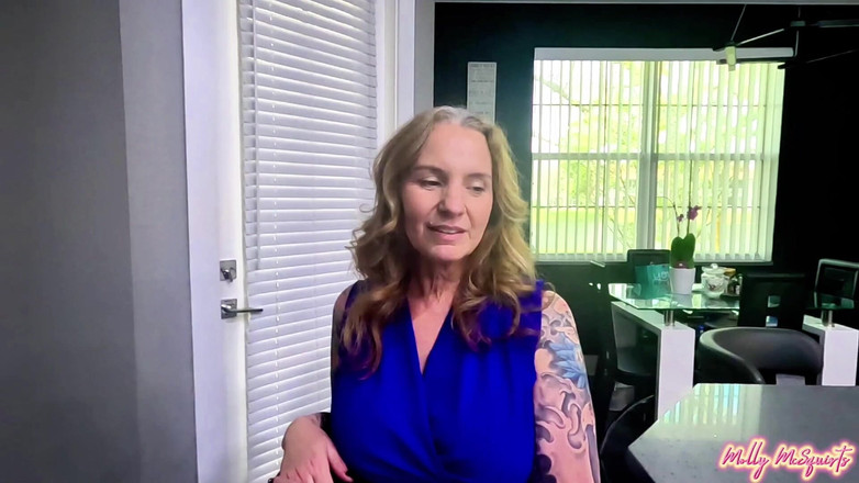 Molly McSquirts: Vreemdgaande hete vrouw pov!