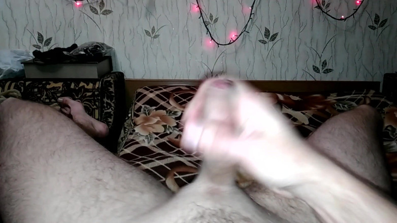 Hot guy solo: Wielki kutas ręczna robota przed kamerą z wytryskiem