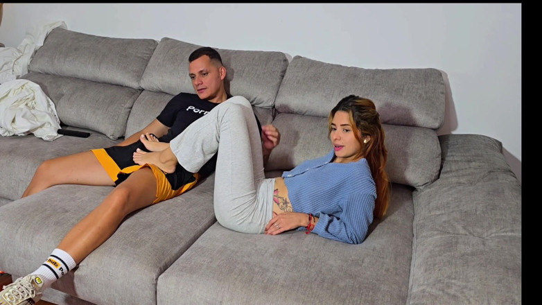 Labestiaylabella: Çok azgın üvey baba sevimli latin kızı sikmek istiyor