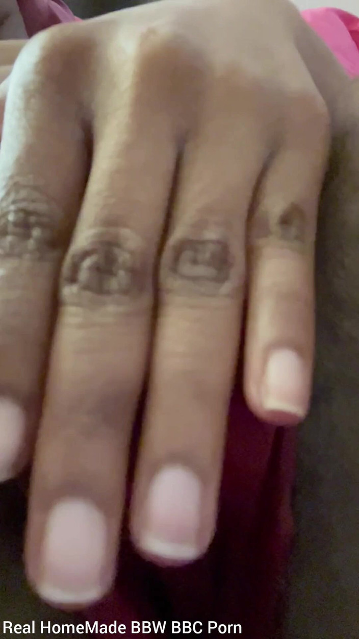 Super sexy ebony cuties: Cọ xát âm hộ của tôi ném quần của tôi nhỏ...