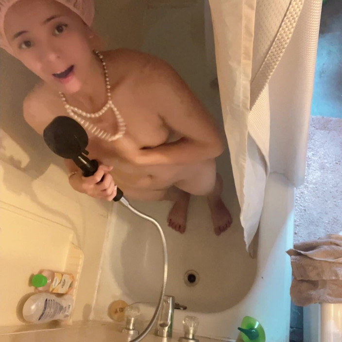 sweethanajapanese: Quente Hana Precisa Esfriar Seu Corpo