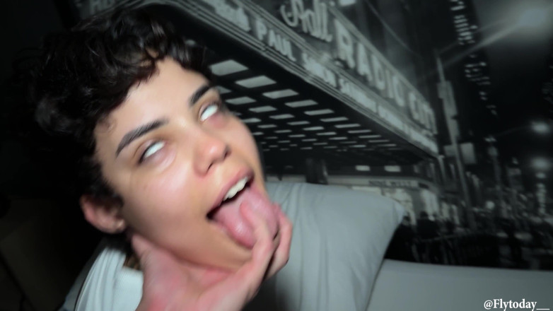 Hello Baby: Trezește-te și fute-te! Fără script, fără machiaj, Fără taur Sht