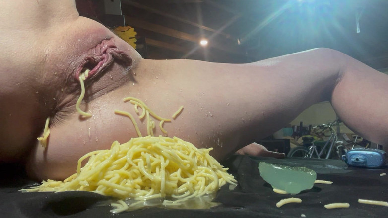 WhisperBay: Muasin memekku pakai mainan seks