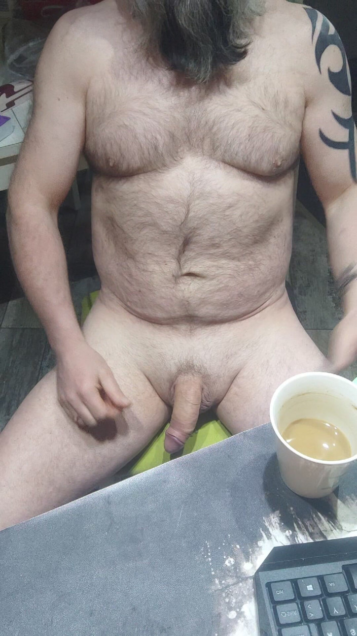 Wanker: 喝晨间咖啡并撸我的鸡巴