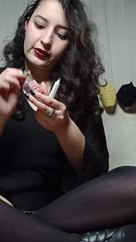 Chi vuole infilare il grosso cazzo qui dentro?