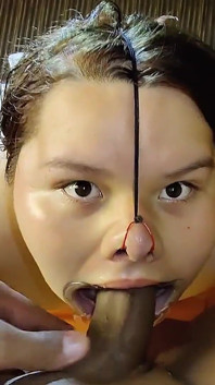 Ela adora usar meu esperma como máscara facial