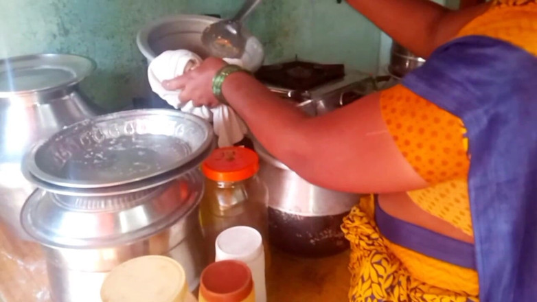 Priyanka314: Indiancă Desi Bhabhi gătit sex cu înregistrare de acasă