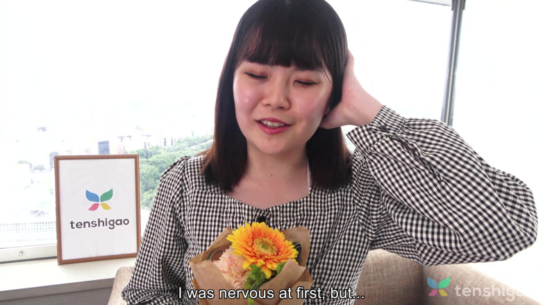 Tenshigao: Ayumi Honda modellult een paar mooie witte kanten lingerie voor...