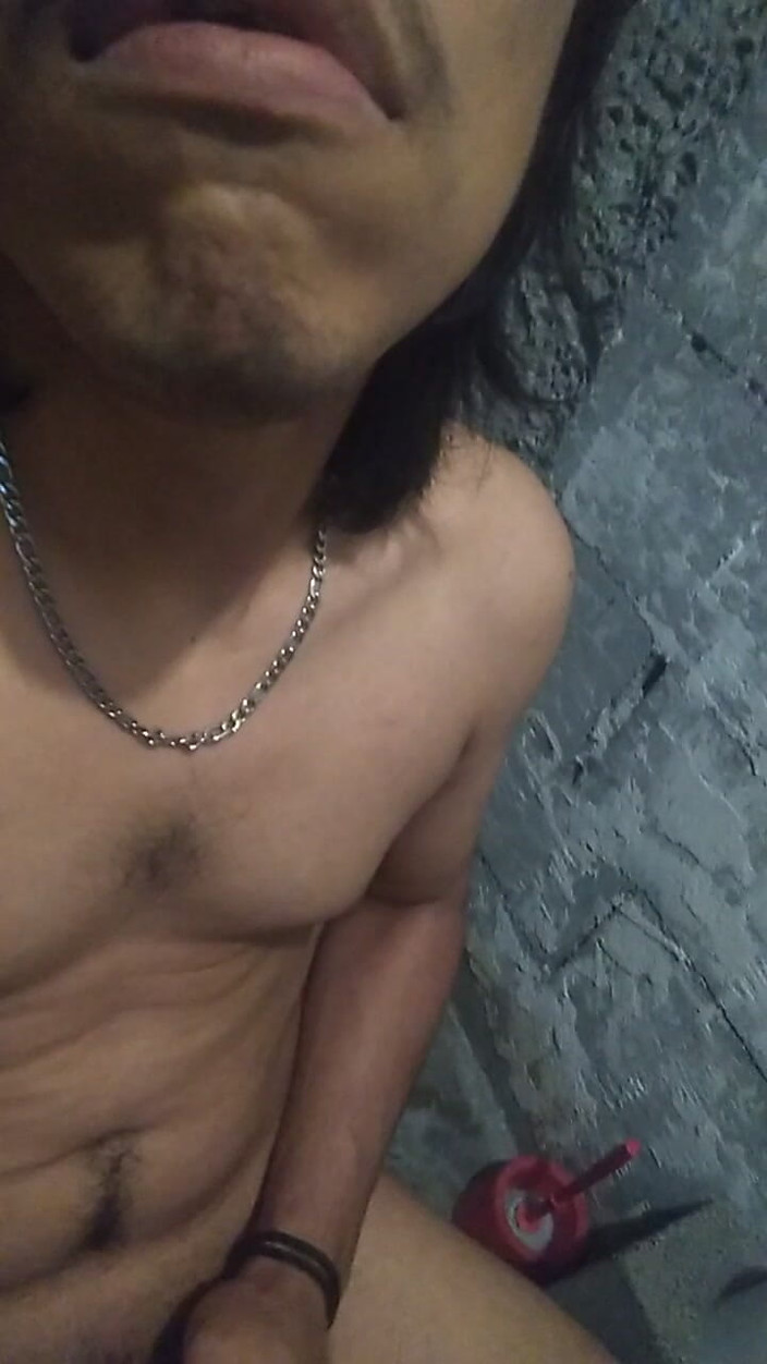 AlexAlejandro13: Éjaculation dans la salle de bain