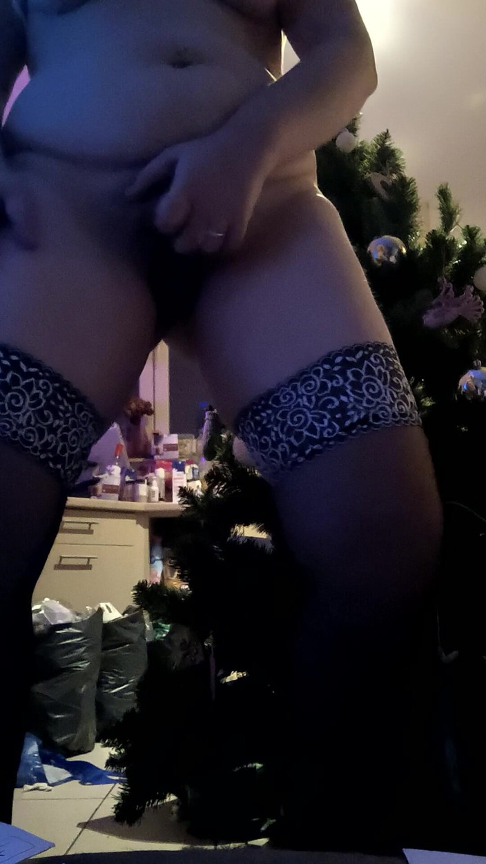 Fuckevelien: Brincando com minha buceta molhada e suculenta