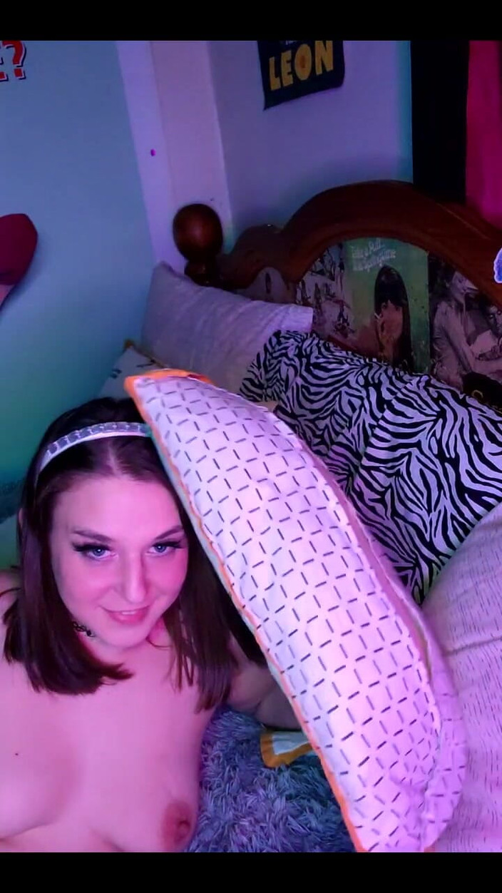 Alli Anderson: Stream Alli Anderson
