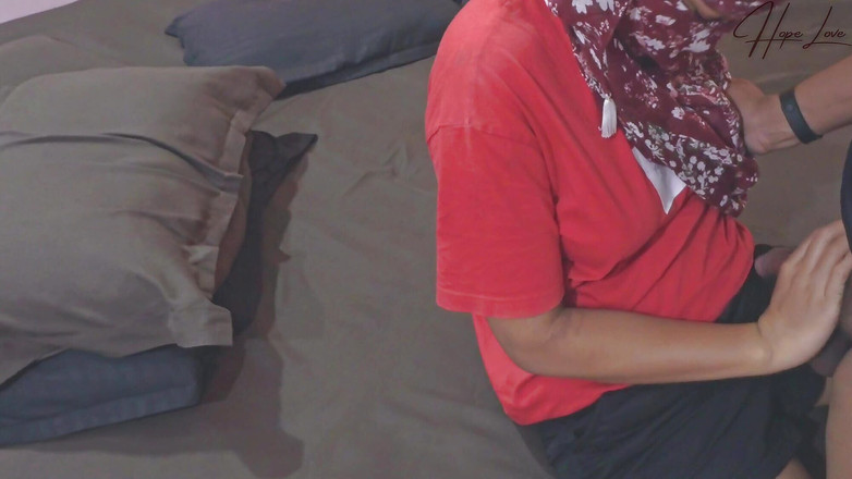 Hope Love: 하녀는 그가 필요로 할 때마다 마스터 릴리스 스트레스를 할 수 있습니다