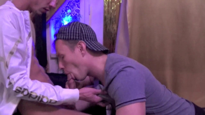 FRENCH STRAIGHT BOYS FUCKING GAY: Badboy scopata da un cazzo arabo xxl