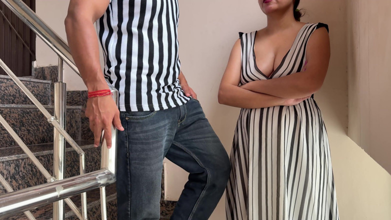 Hornycouple149: Eu fodi a namorada dos meus amigos quando ele entrou...