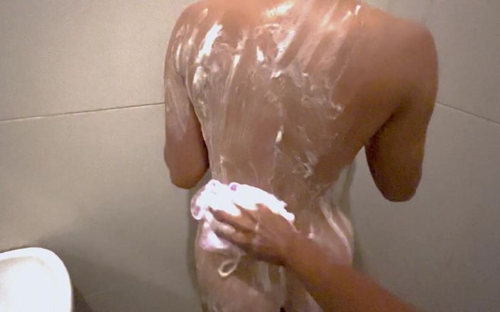 memewmbem: 美味しい！！峠バイナーを弾きながらシャワーを浴びる