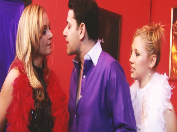 Bananas with Melons: Pussy Fest Scéna-4_busty blonďaté MILFky ve spodním prádle mají sex...