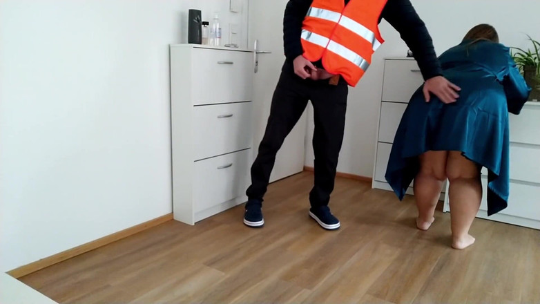 OurFetishLife: Chyba doručovací služby skončila semenem na zadku zralé milfky