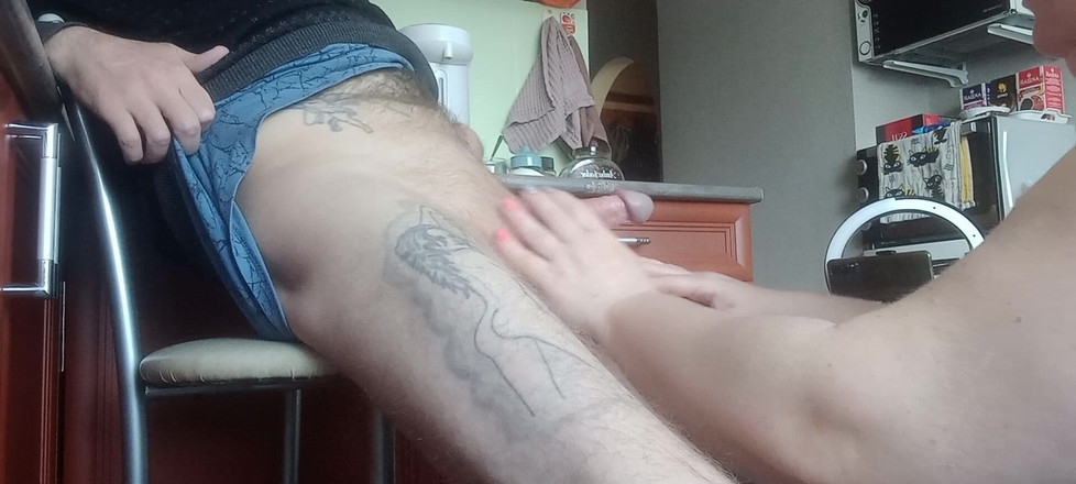 Zona901: 부엌에서 사정하기 위해 자지를 벗은 뚱뚱한 여자