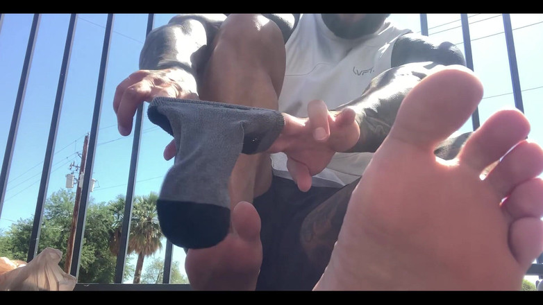 Jasons feet: Sunt în afara UPS-ului