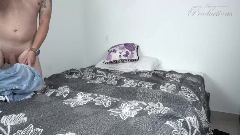 Army Productions: Bedrieg haar man met de buurman