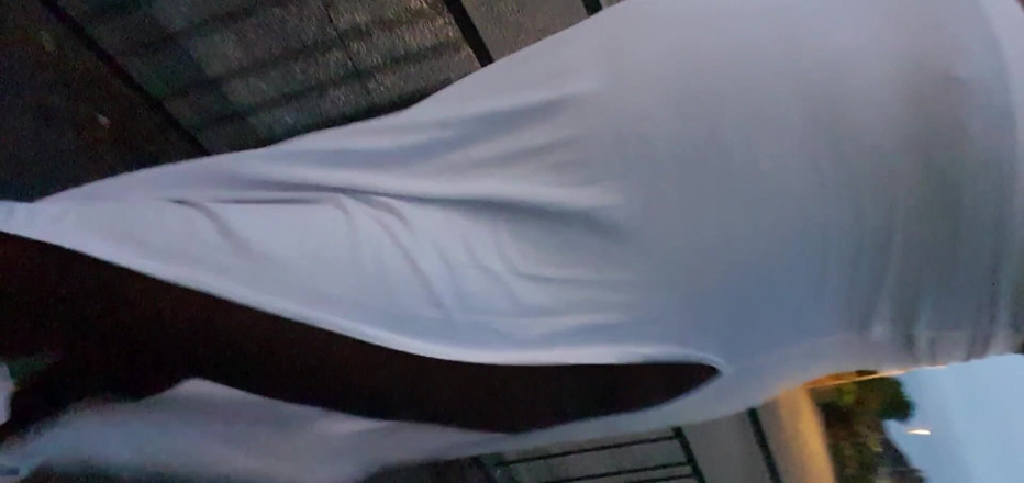 Lingeriemanx69: Pakaian putih dan berjalan tepi jalan