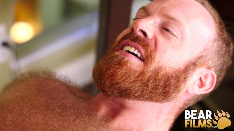Bear Films: BEARFILMS - sbattuta cruda da Brad kalvo per Russell Tyler