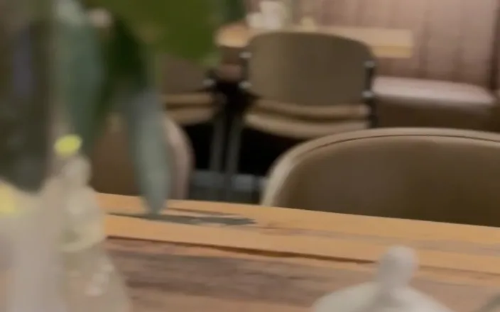 Sonya Pretty: No Panties in a Cafe