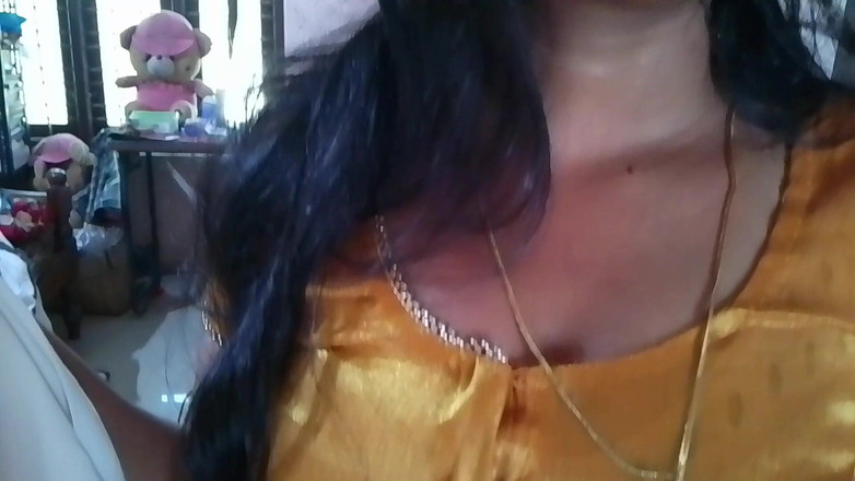 LEGSCOUPLE12: La ragazza indiana del villaggio viene scopata a pecorina a...