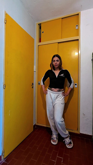 Young big apple: Przyłapałam go na masturbacji i mu pomogłam