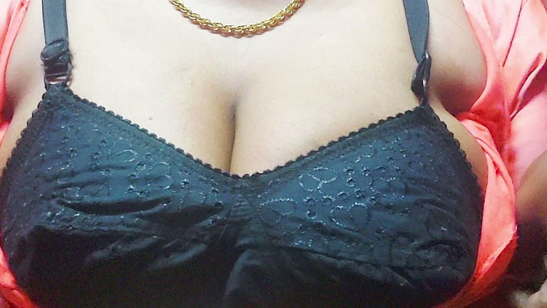 Desi Mohini: ครู Desi นักเรียนเย็ดฮาร์ดคอร์ในห้องนั้น