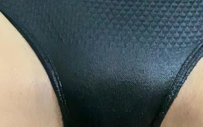 Riya mickey: Bhabhi đưa chị dâu của mình đến hồ bơi và đụ cô ấy sau...