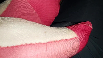 Juicy Joseph: Černý spandex footjob