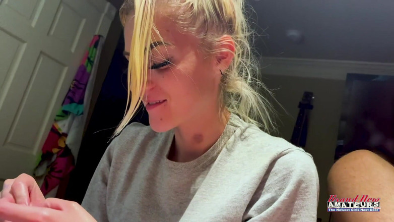 Brand New Amateurs: Manipulating my Sassy body rub girl into showing off body