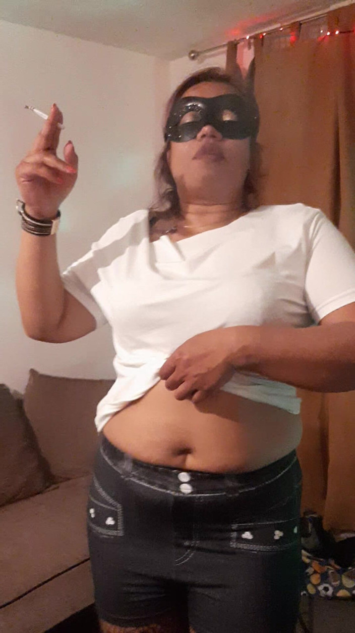 Gloriousshelly: Lexy chodí do boudičky