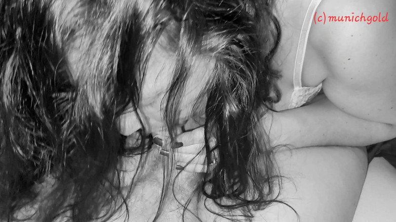 Munichgold: POV 私の非常にプライベートなフェラチオ - 私の口に射精